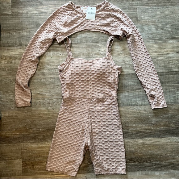 3/$25  NWT Fitness Romper & Cover small - Picture 3 of 10
